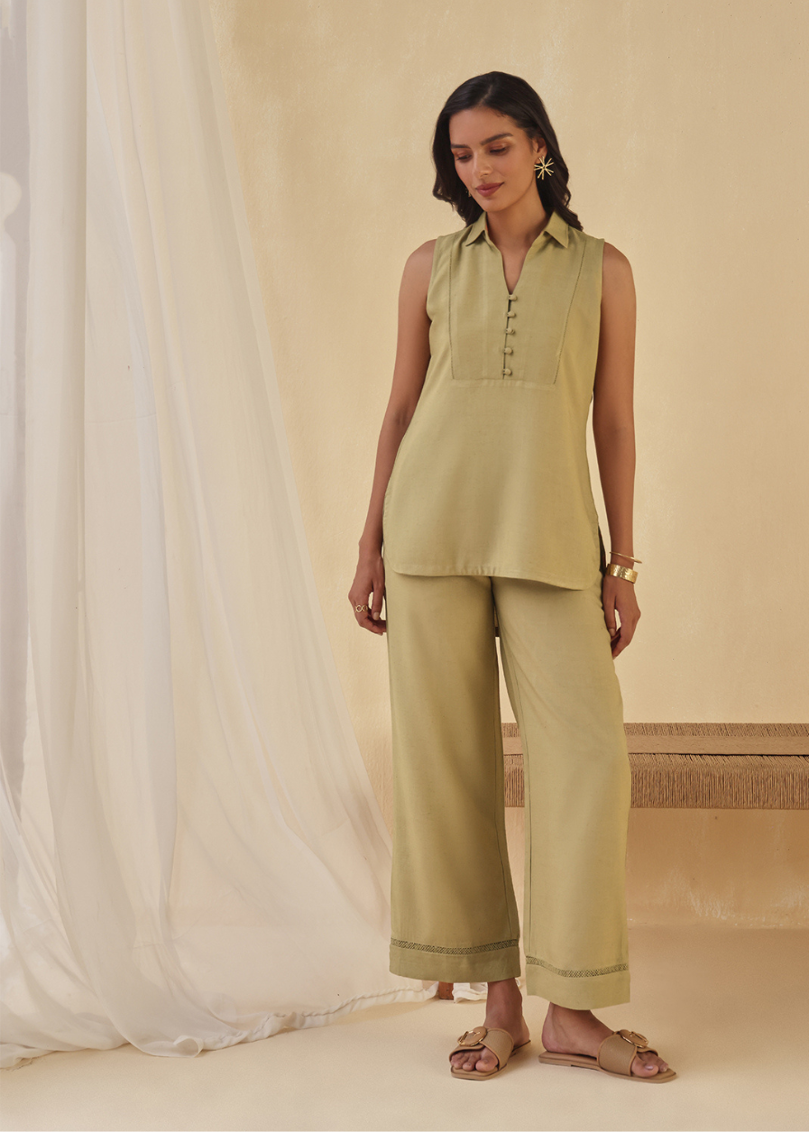 Dayline Collared Lace Top